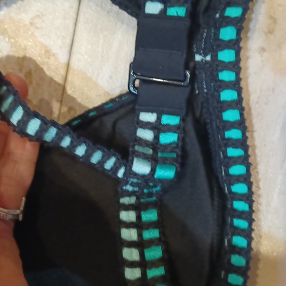 Victoria's Secret Black Bikini Top - Picture 6 of 8